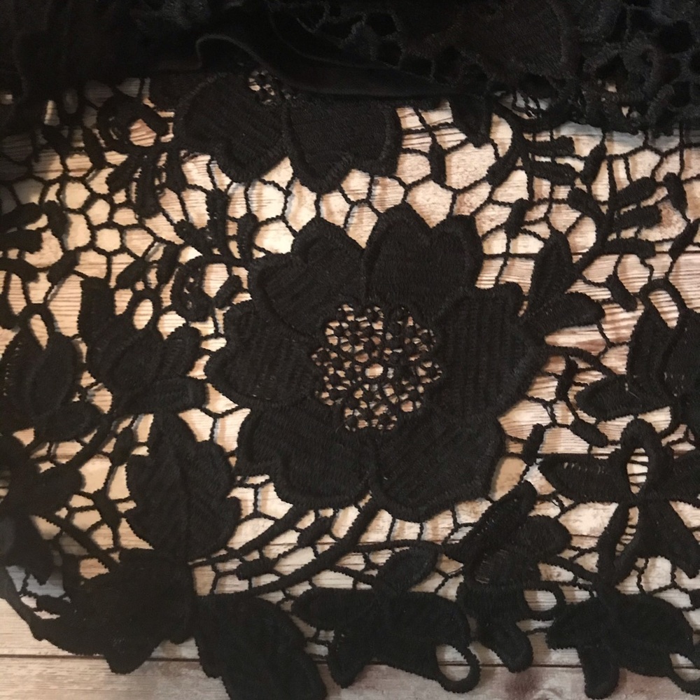 Black lace skirt - Picture 3 of 4